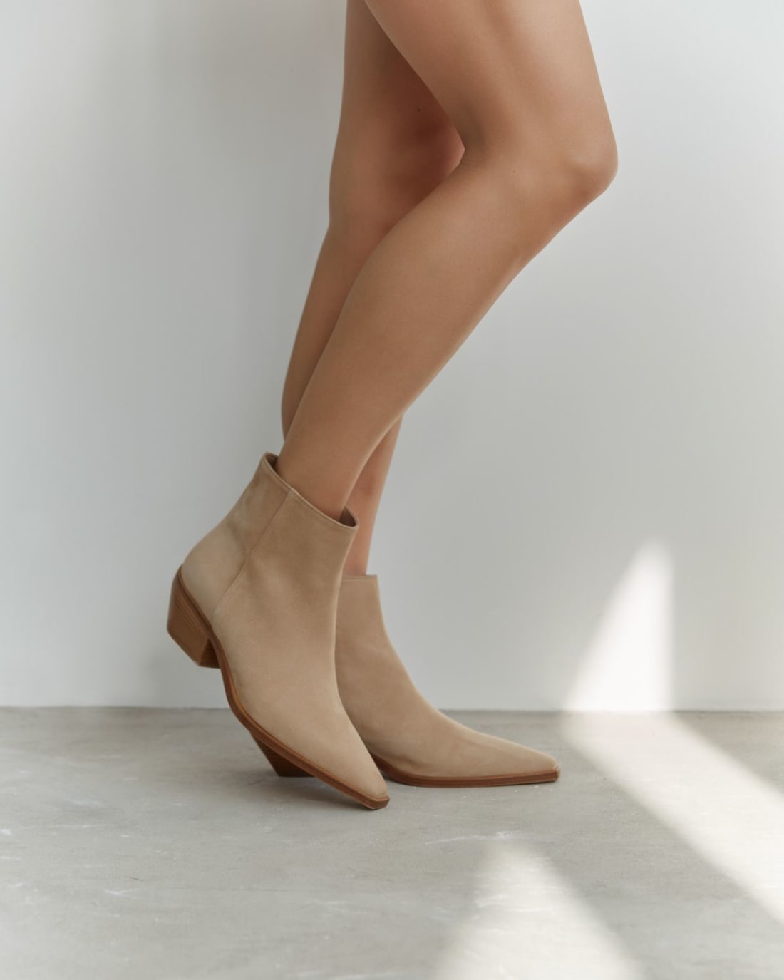 Светло-бежевые замшевые ботильоны - Image 7 of 8