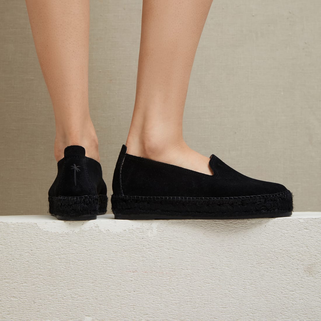 Черные замшевые эспадрильи