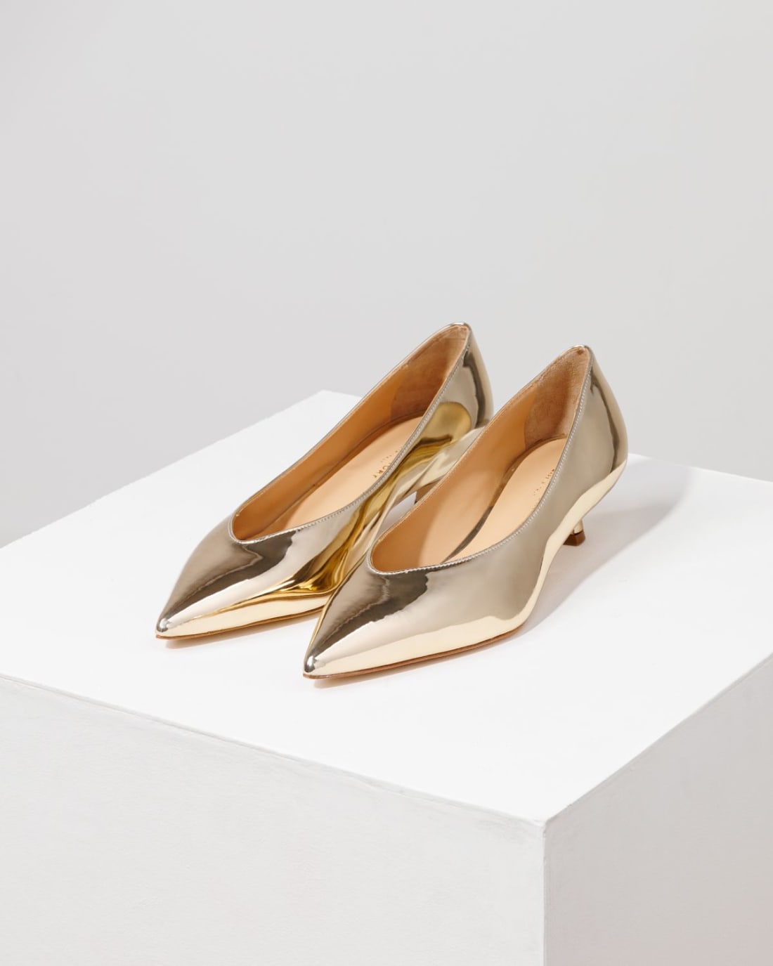 Золотые кожаные туфли - Image 3 of 6