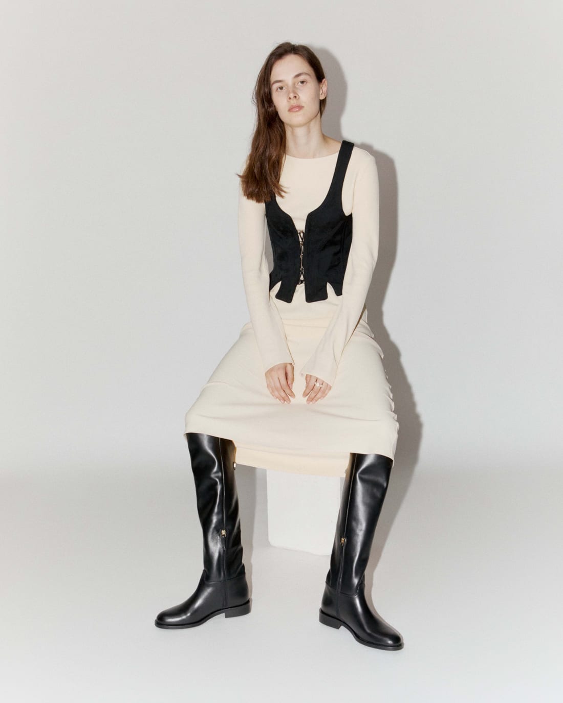 Черные кожаные сапоги - Main image