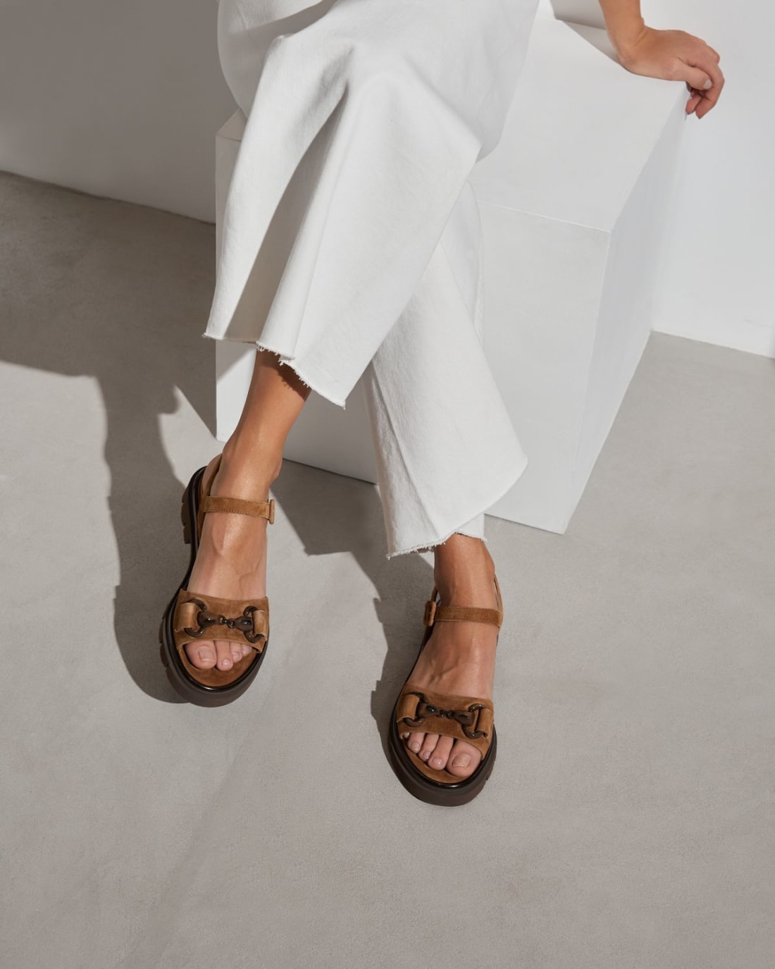 Коричневые замшевые сандалии - Image 5 of 7