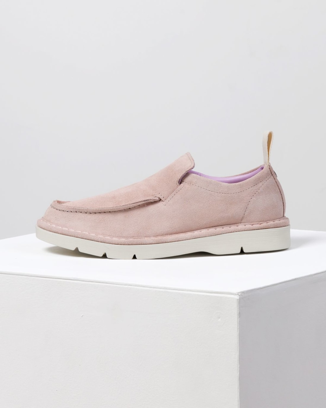 Светло-розовые замшевые мокасины - Main image