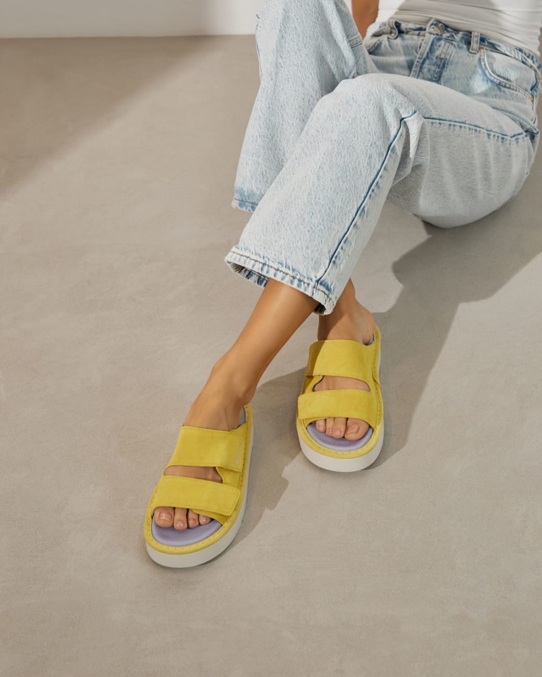 Желтые замшевые шлепанцы - Image 6 of 6