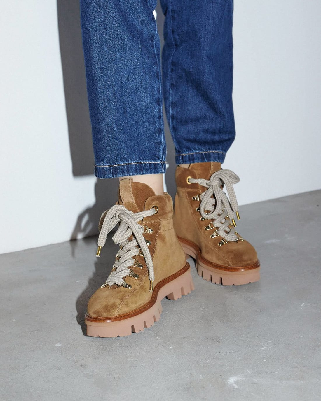 Светло-коричневые замшевые ботинки - Image 2 of 5