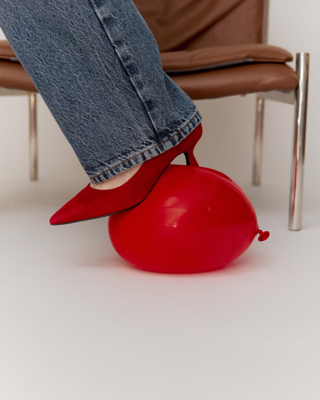 Красные замшевые туфли - Image 2 of 6