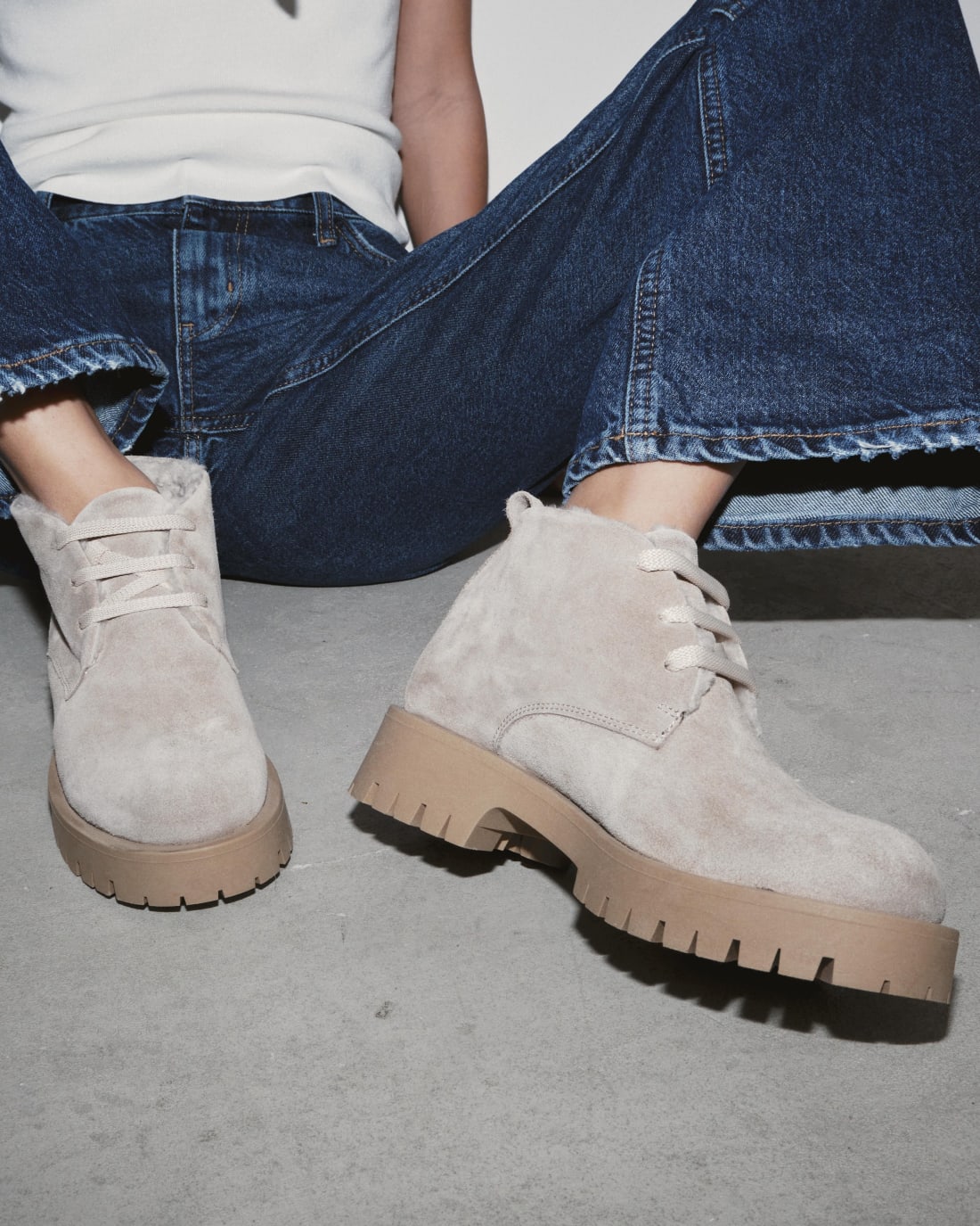 Бежевые замшевые ботинки - Image 1 of 6