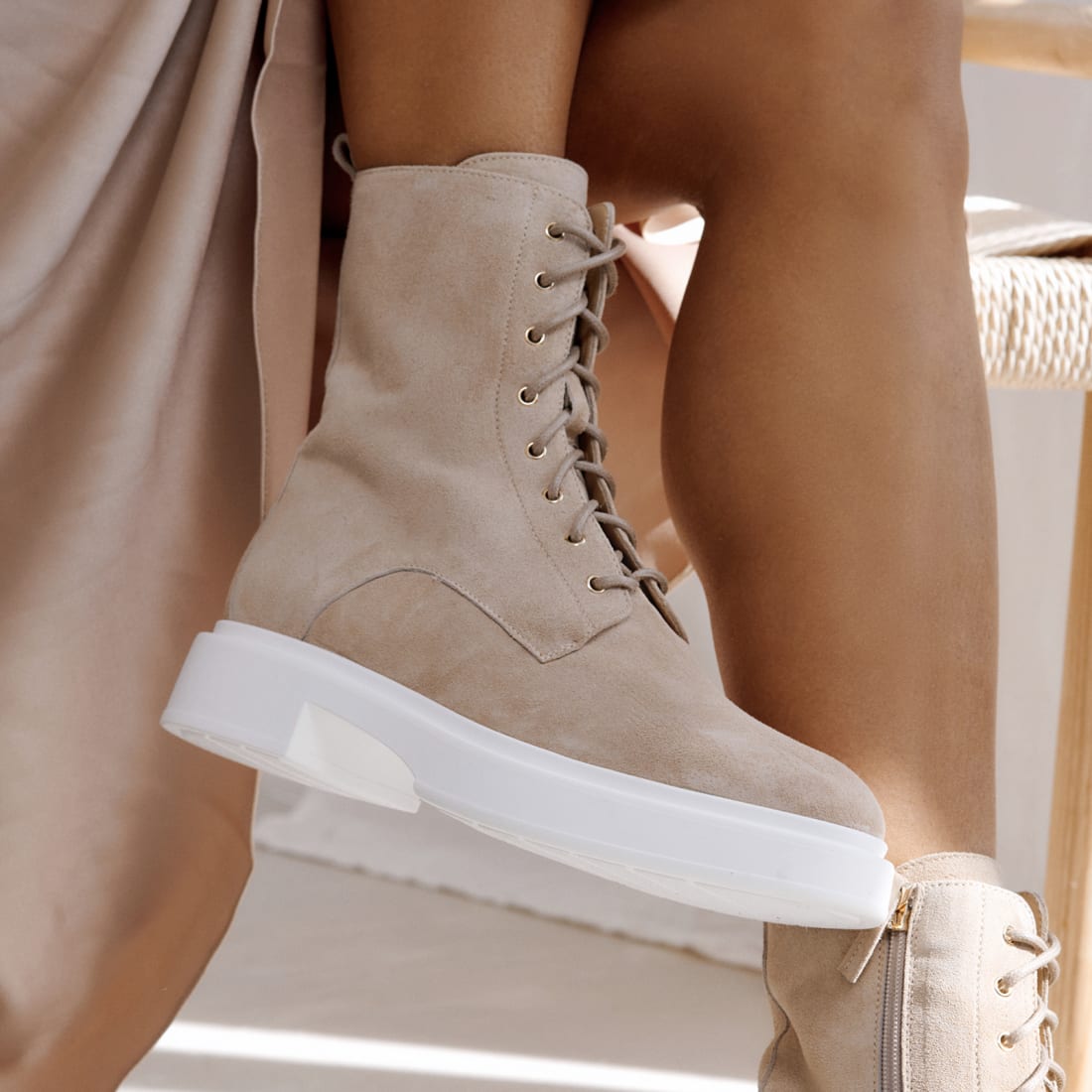 Бежевые замшевые ботинки - Image 5 of 5