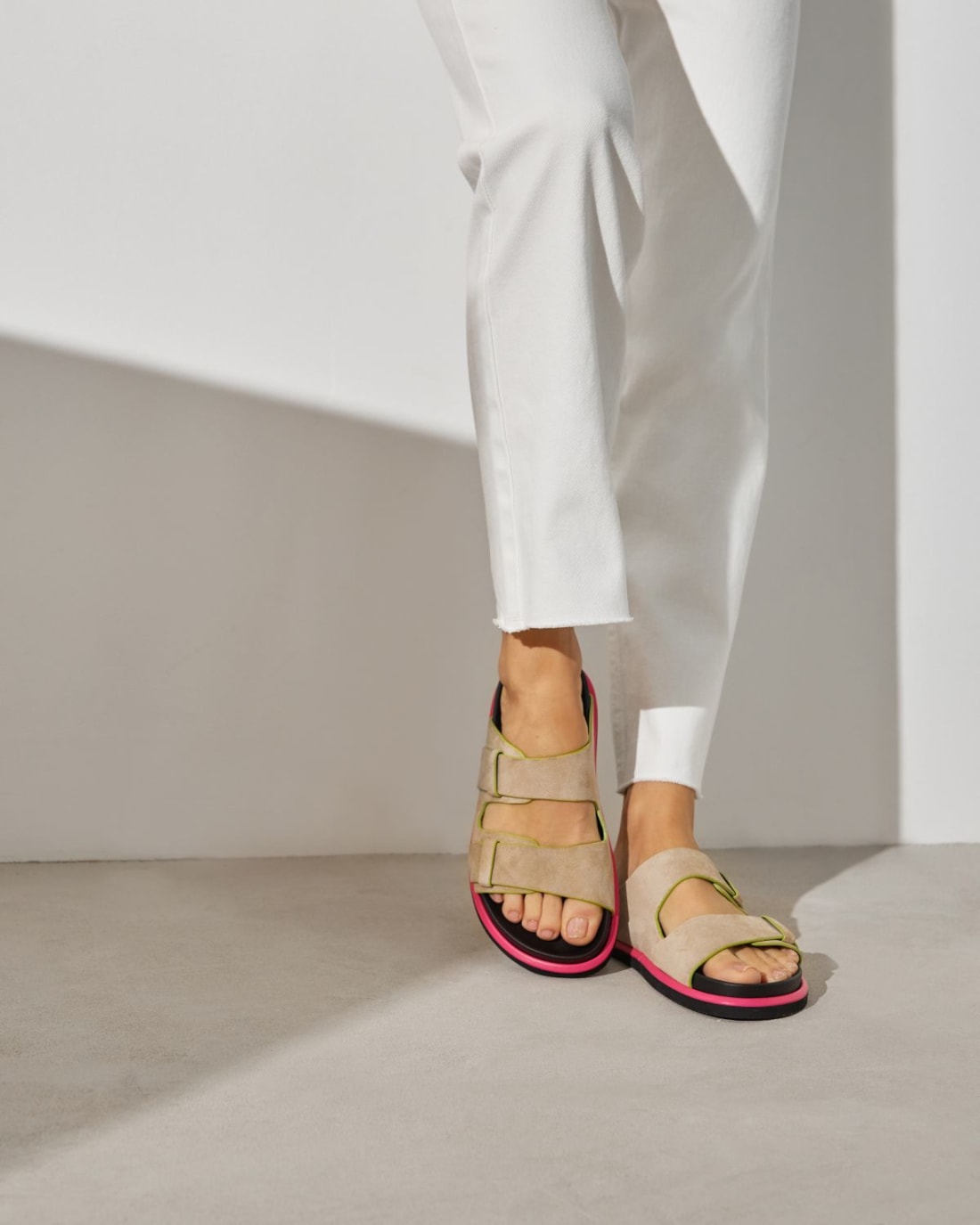 Бежевые замшевые шлепанцы - Image 5 of 6