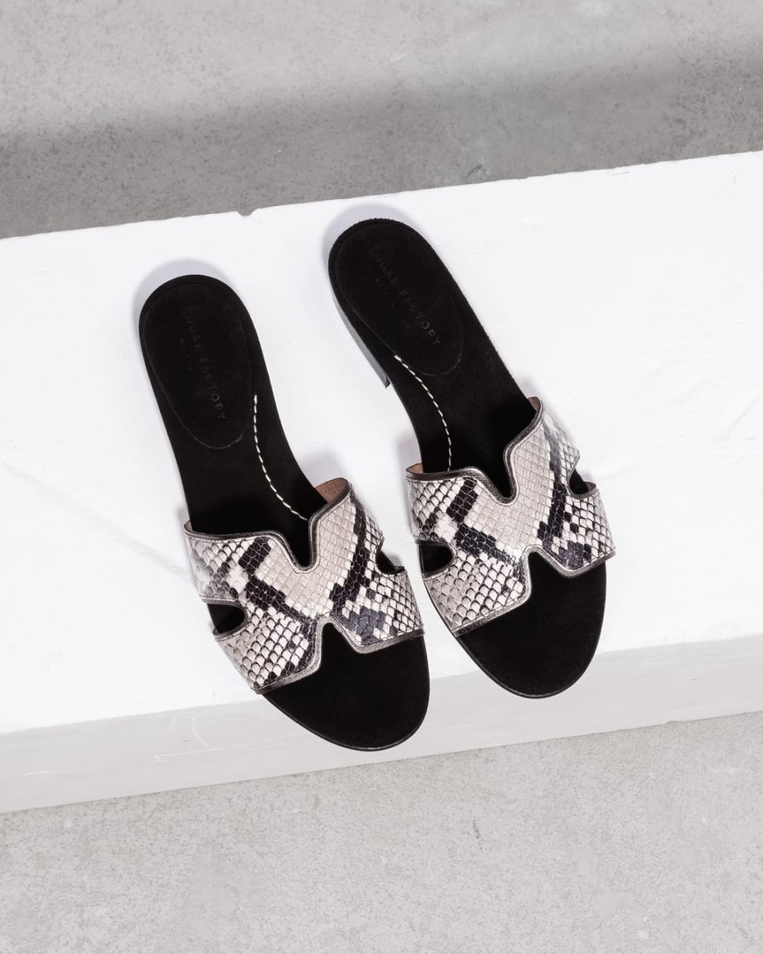 Кожаные пантолеты - Image 2 of 4