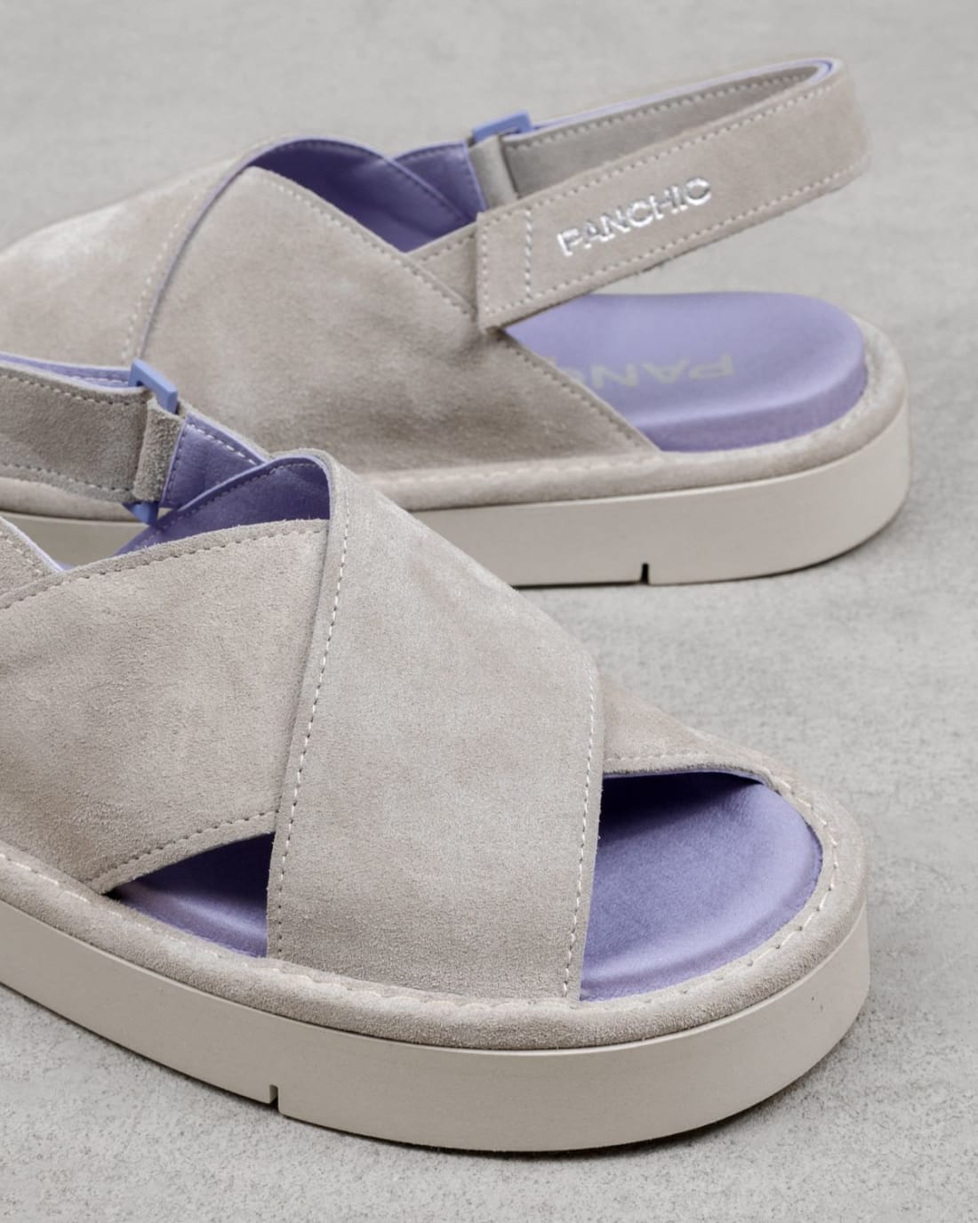 Светло-серые замшевые сандалии - Image 4 of 4