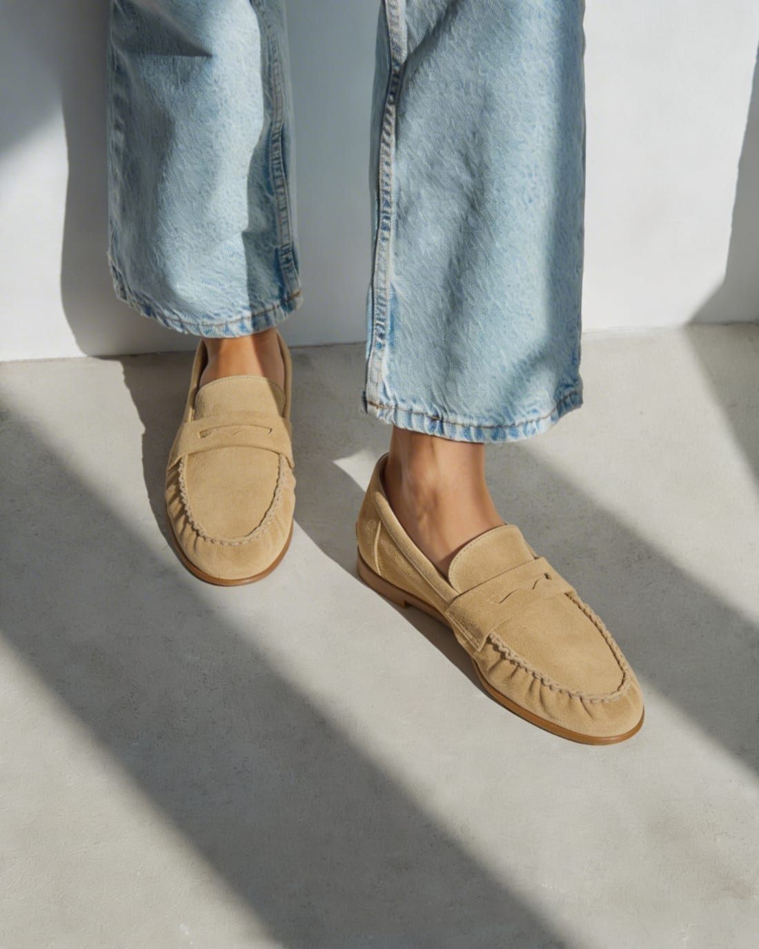 Бежевые замшевые классические лоферы  - Image 2 of 5