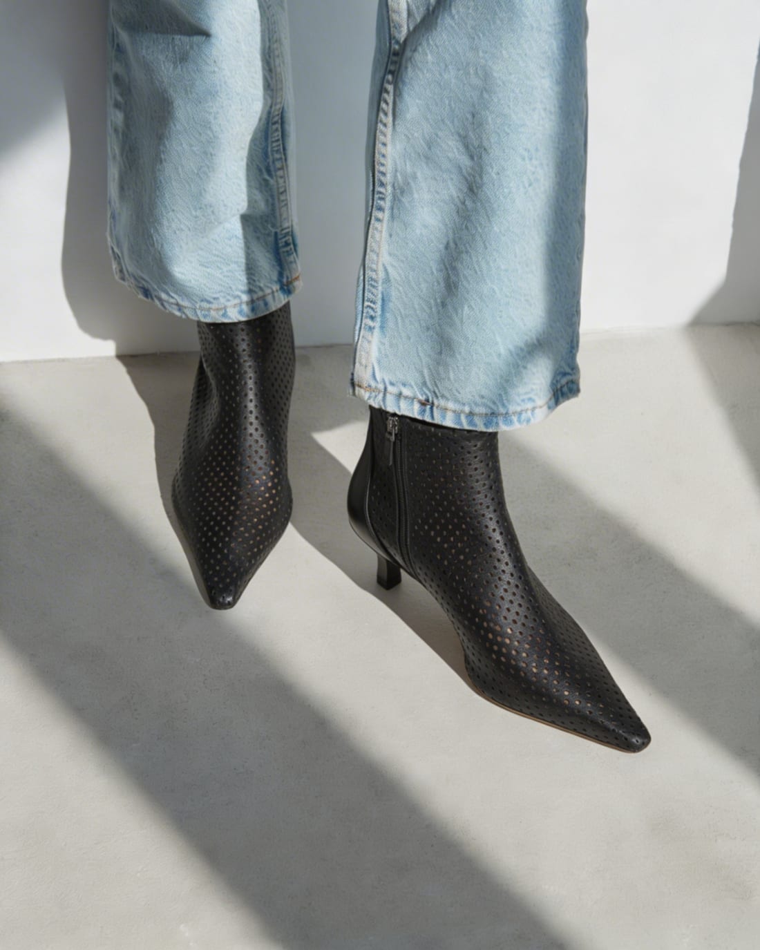 Черные перфорированные ботильоны из натуральной кожи - Image 2 of 5