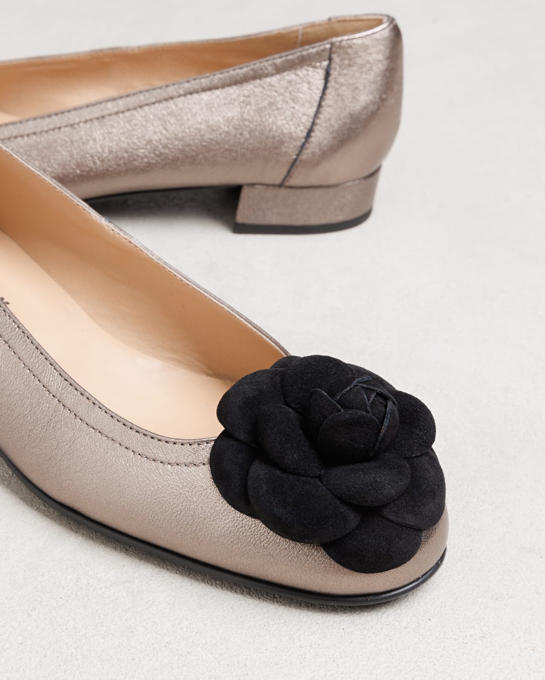 Туфли из натуральной кожи с декоративным цветком - Image 4 of 6