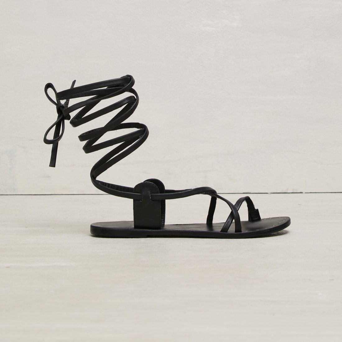 Черные кожаные гладиаторы - Main image