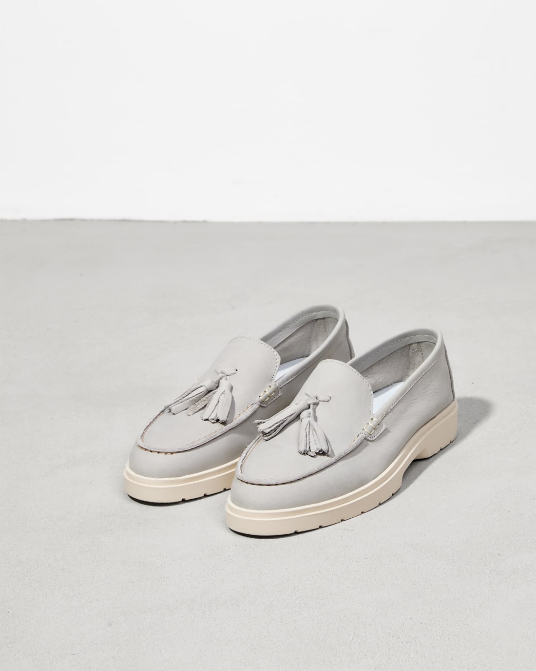 Светло-серые лоферы из нубука - Image 3 of 5