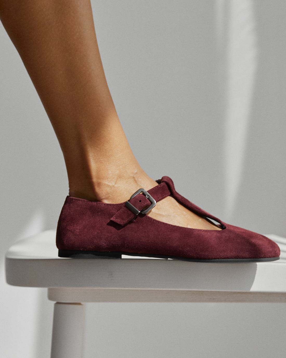 Бордовые замшевые балетки