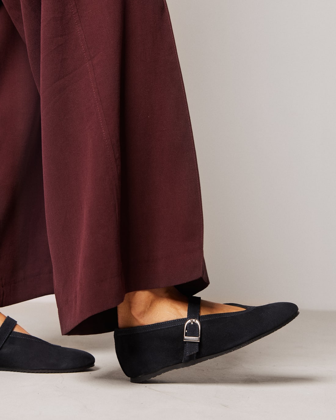 Замшевые темно-синие балетки