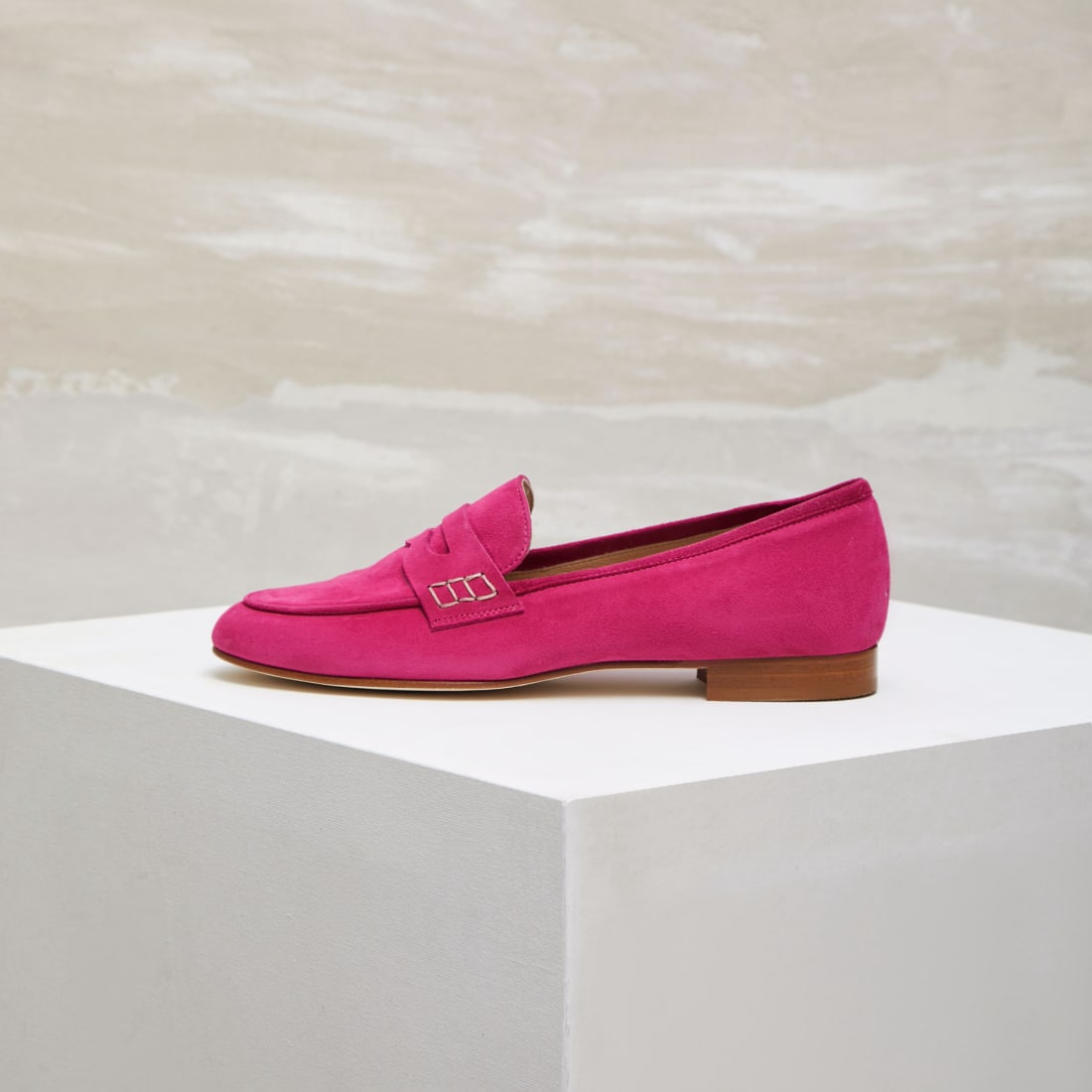 Розовые замшевые лоферы - Image 1 of 4