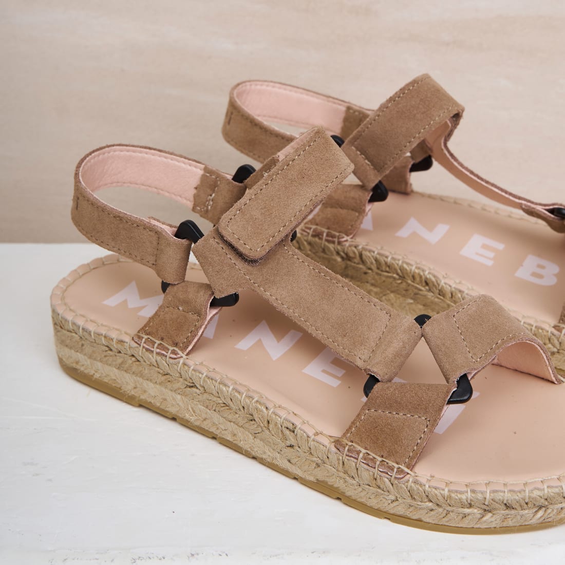 Бежевые замшевые сандалии - Main image