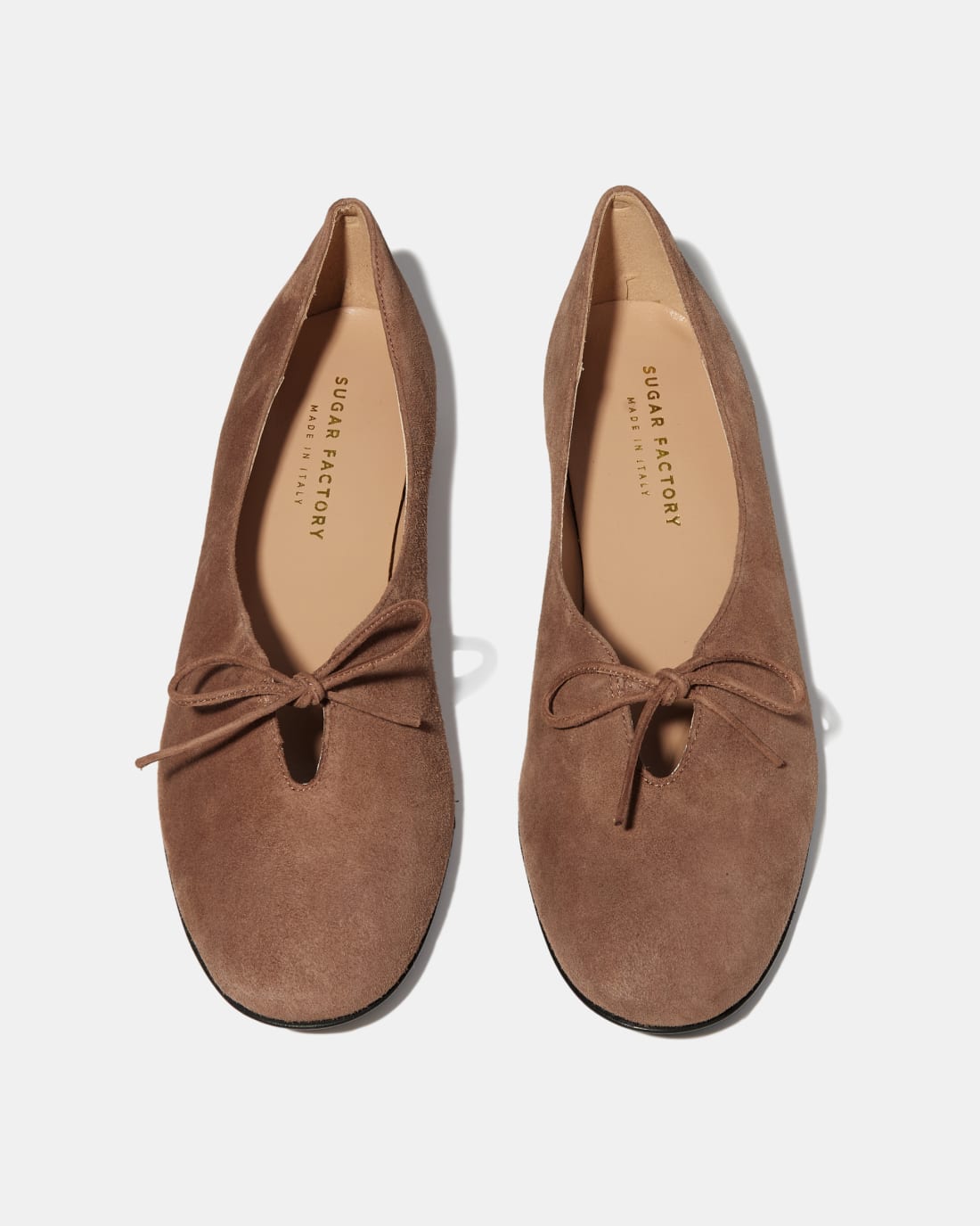 Бежевые замшевые туфли