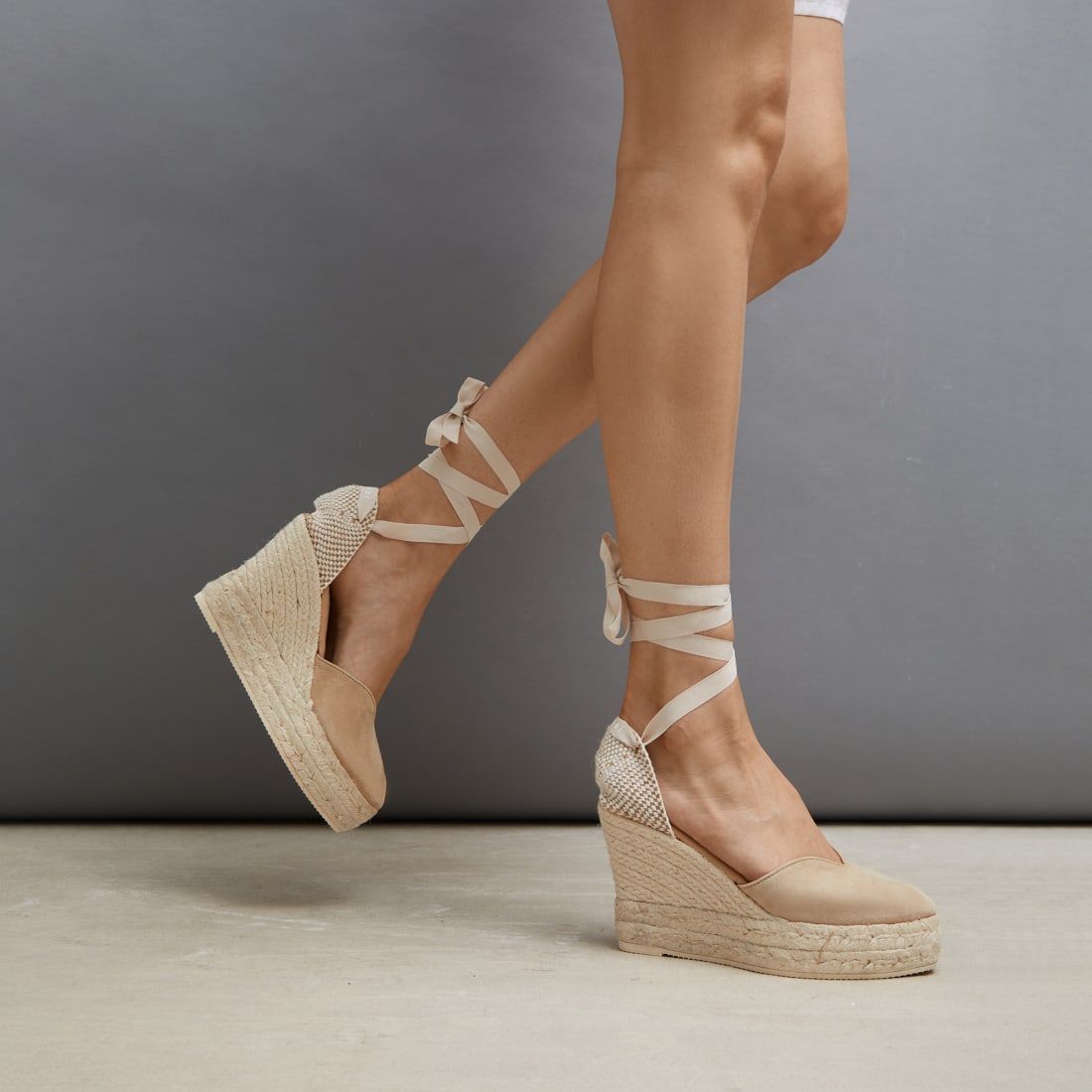 Cеро-бежевые замшевые эспадрильи