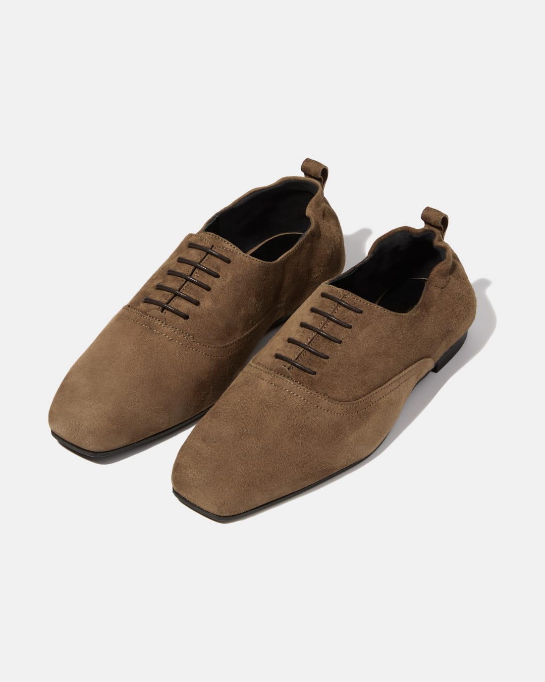 Бежевые замшевые туфли