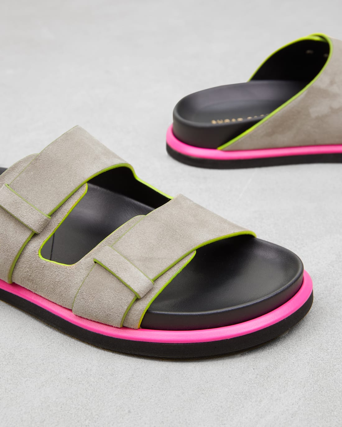 Бежевые замшевые шлепанцы - Image 4 of 6