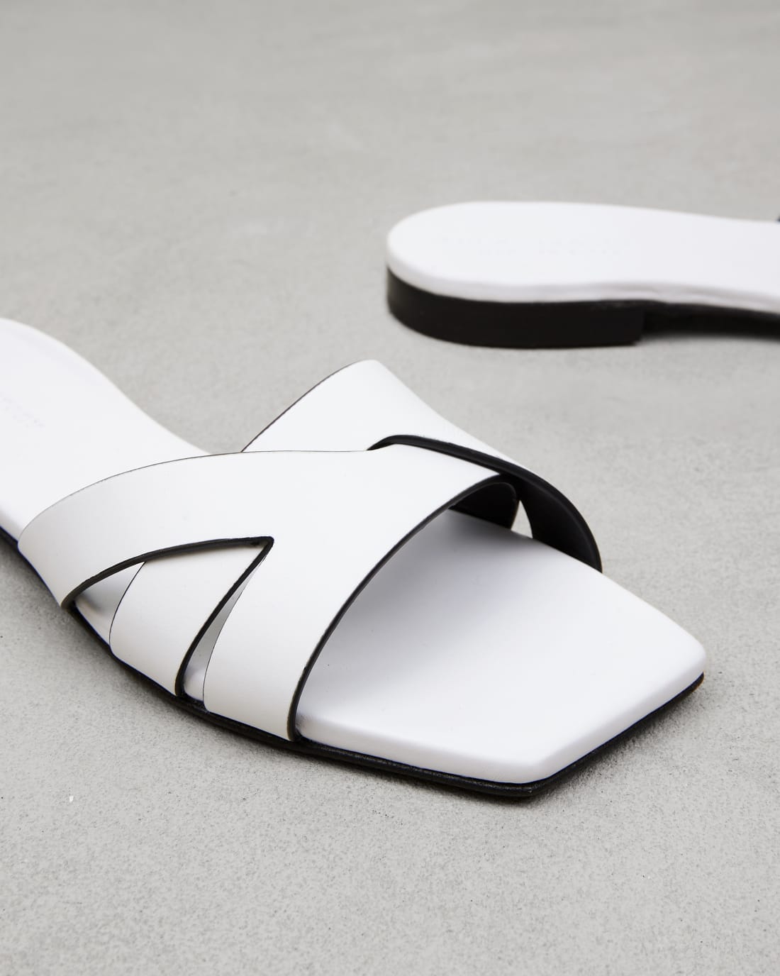 Белые кожаные пантолеты - Image 4 of 6