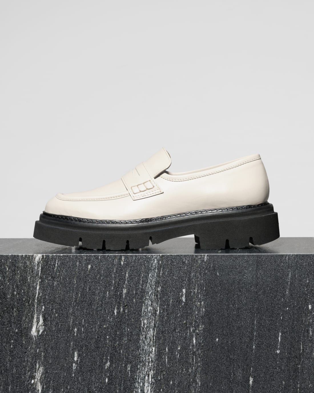 Молочные кожаные лоферы - Image 1 of 5