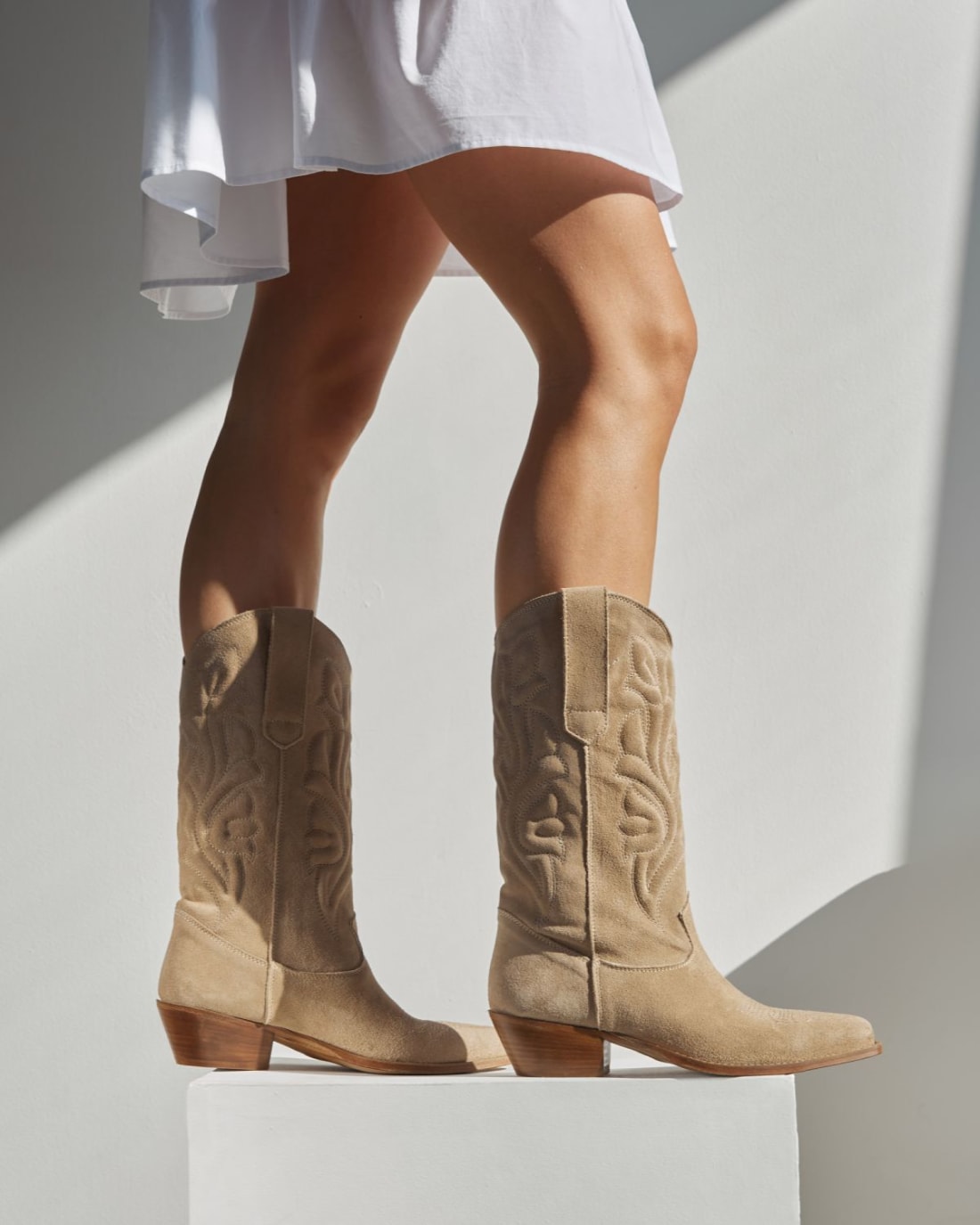 Серо-бежевые замшевые сапоги - Image 5 of 5