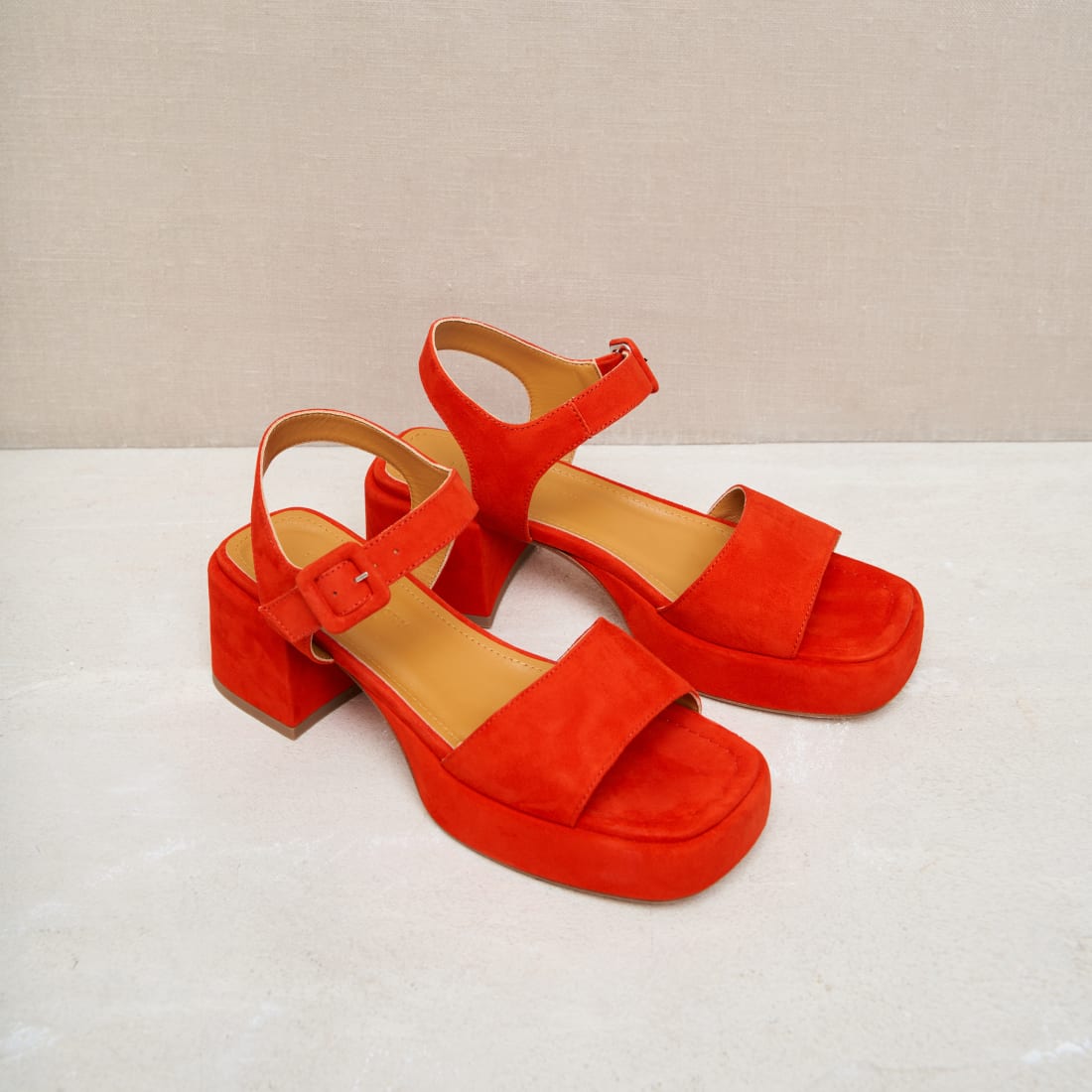 Красные замшевые босоножки - Image 3 of 6