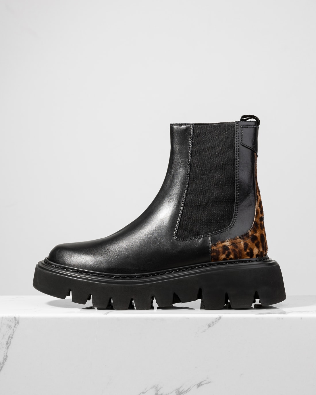 Черные кожаные ботинки с леопардовой вставкой - Image 1 of 5