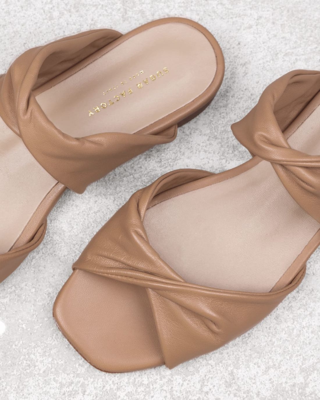 Бежевые кожаные босоножки - Image 4 of 6