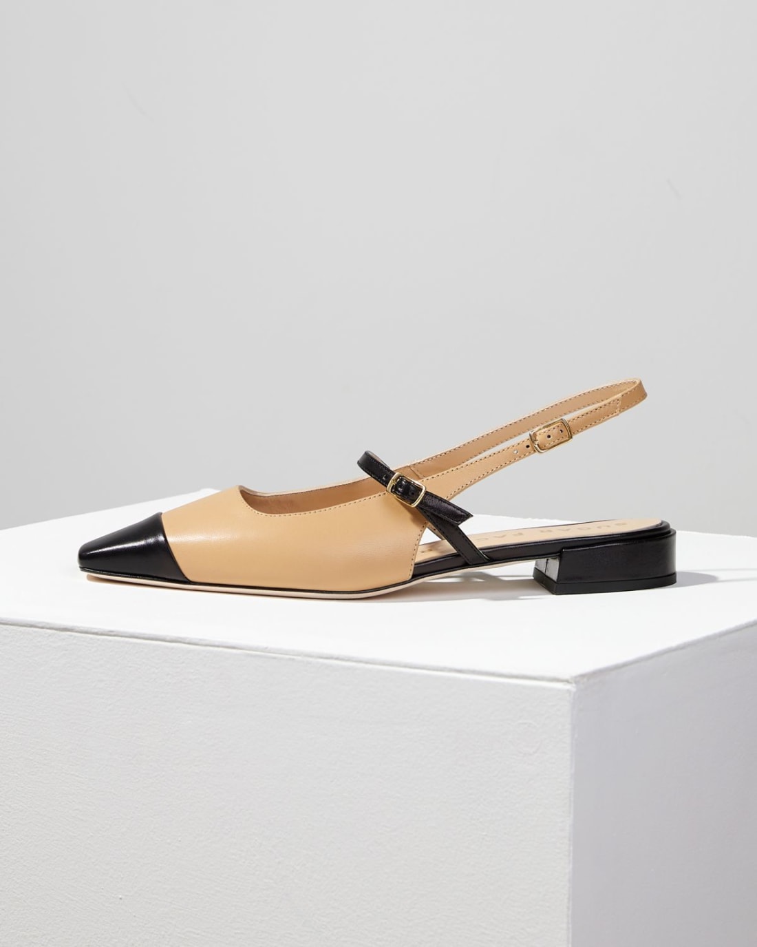 Бежевые кожаные туфли - Image 1 of 6