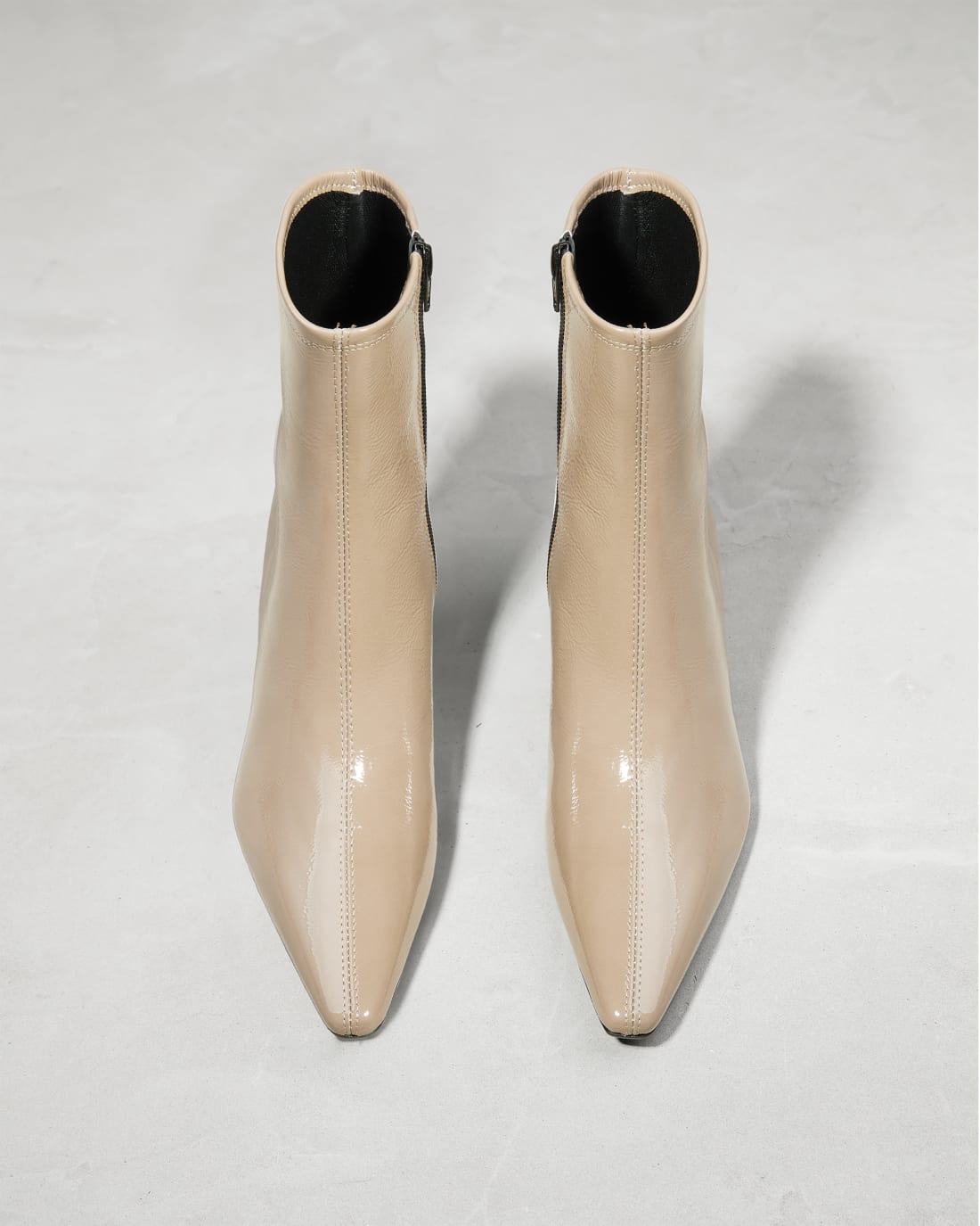 Ботинки из лакированной кожи серо-бежевого цвета - Image 2 of 7