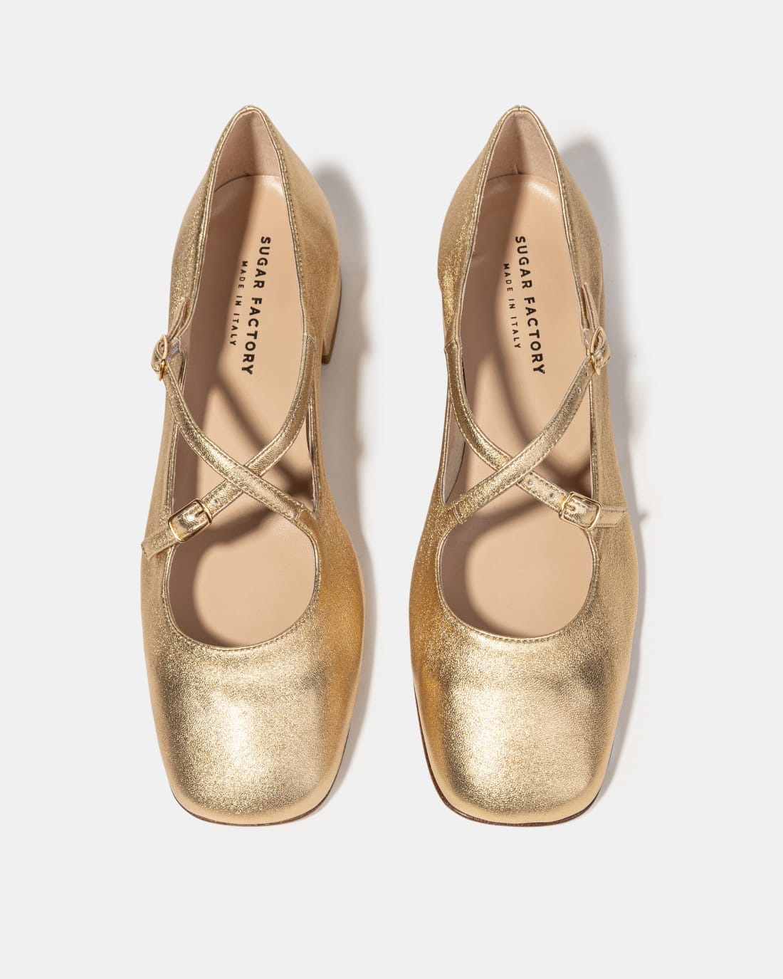 Золотистые кожаные туфли с ремешками - Image 3 of 4