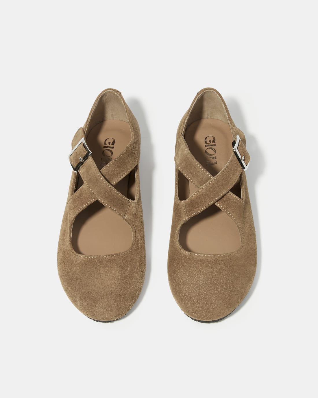 Бежевые балетки из замши