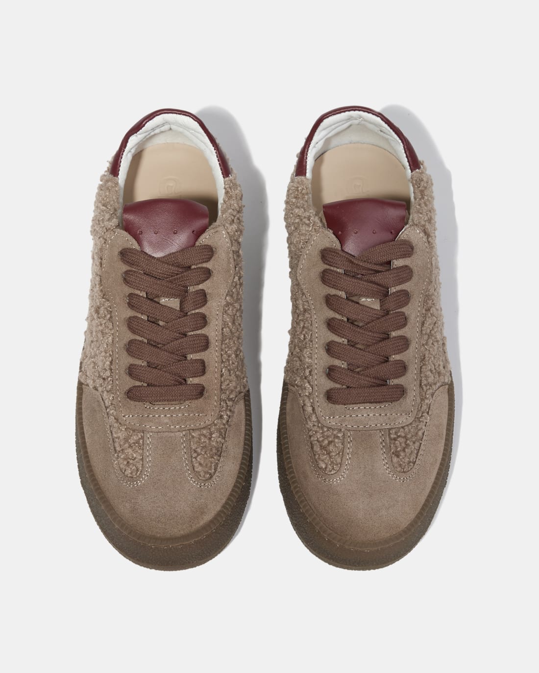 Серо-бежевые кроссовки