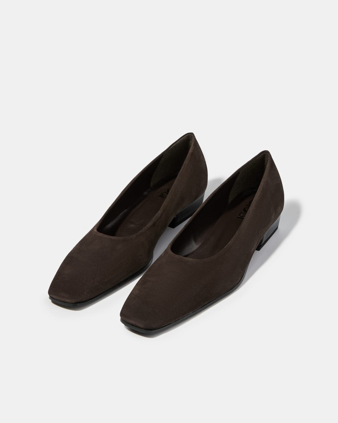 Темно-коричневые замшевые балетки