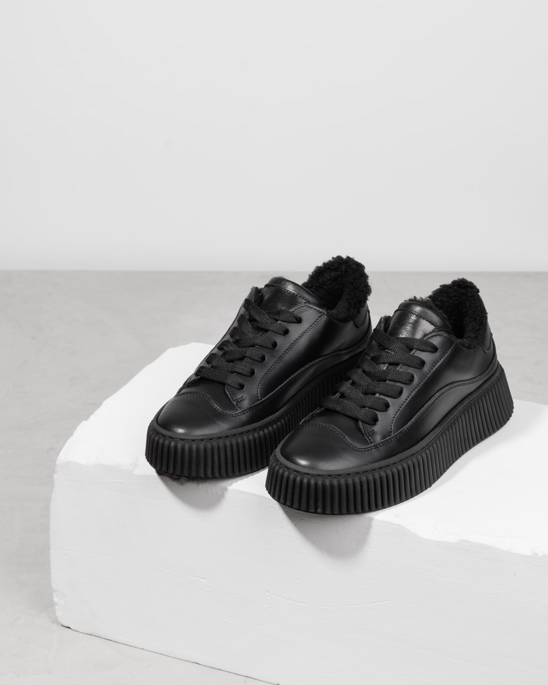 Черные утепленные кроссовки - Image 2 of 4