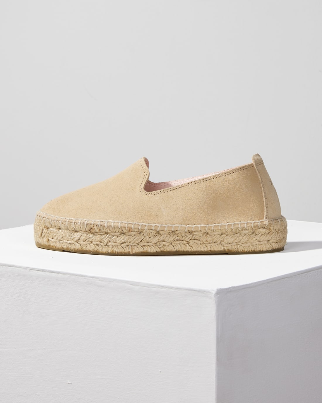 Бежевые замшевые эспадрильи