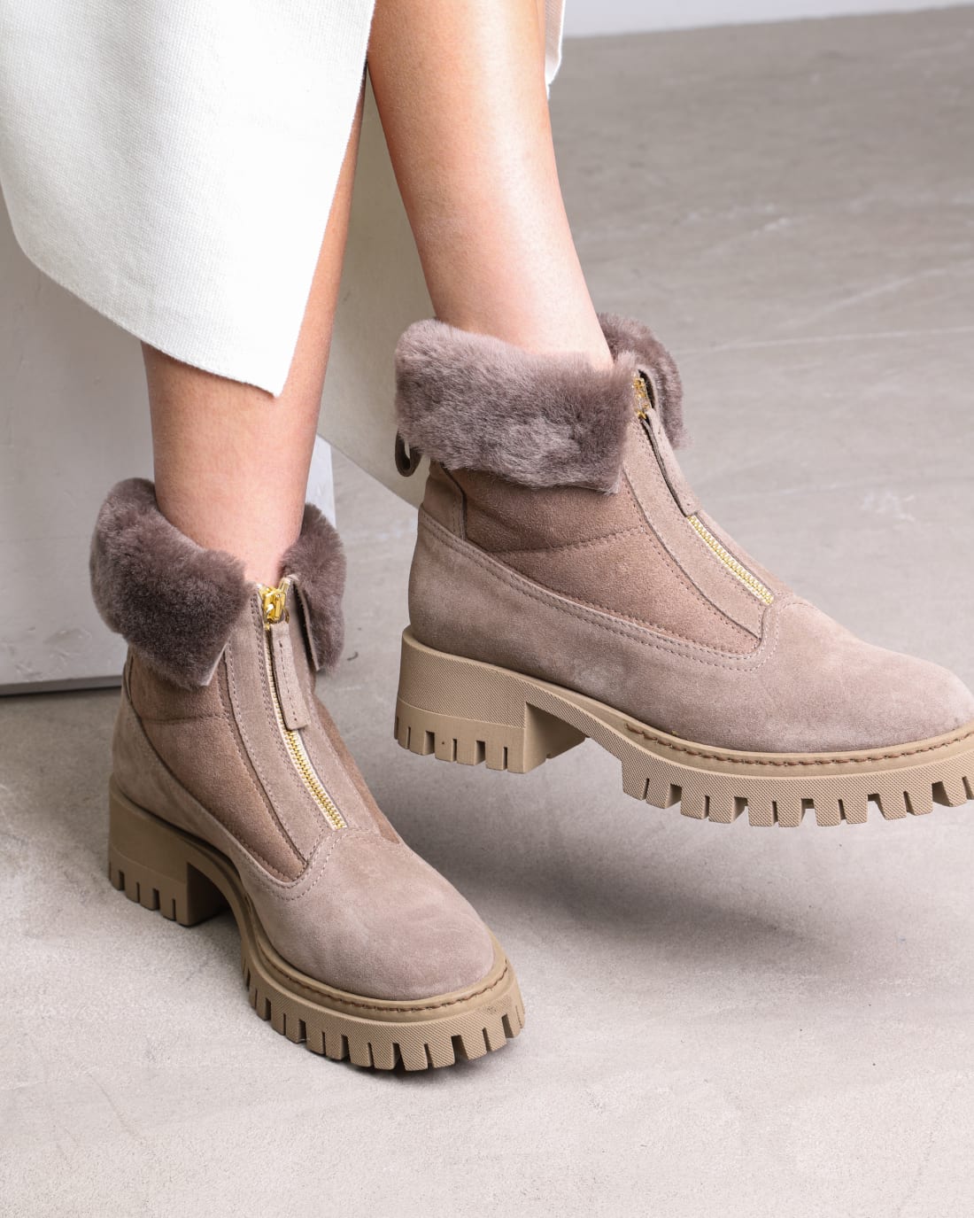 Серые замшевые зимние ботинки - Image 6 of 6