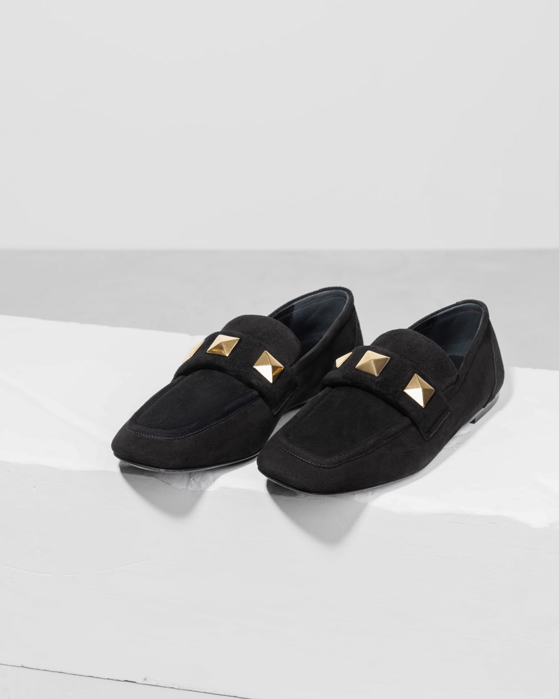 Черные туфли-мокасины