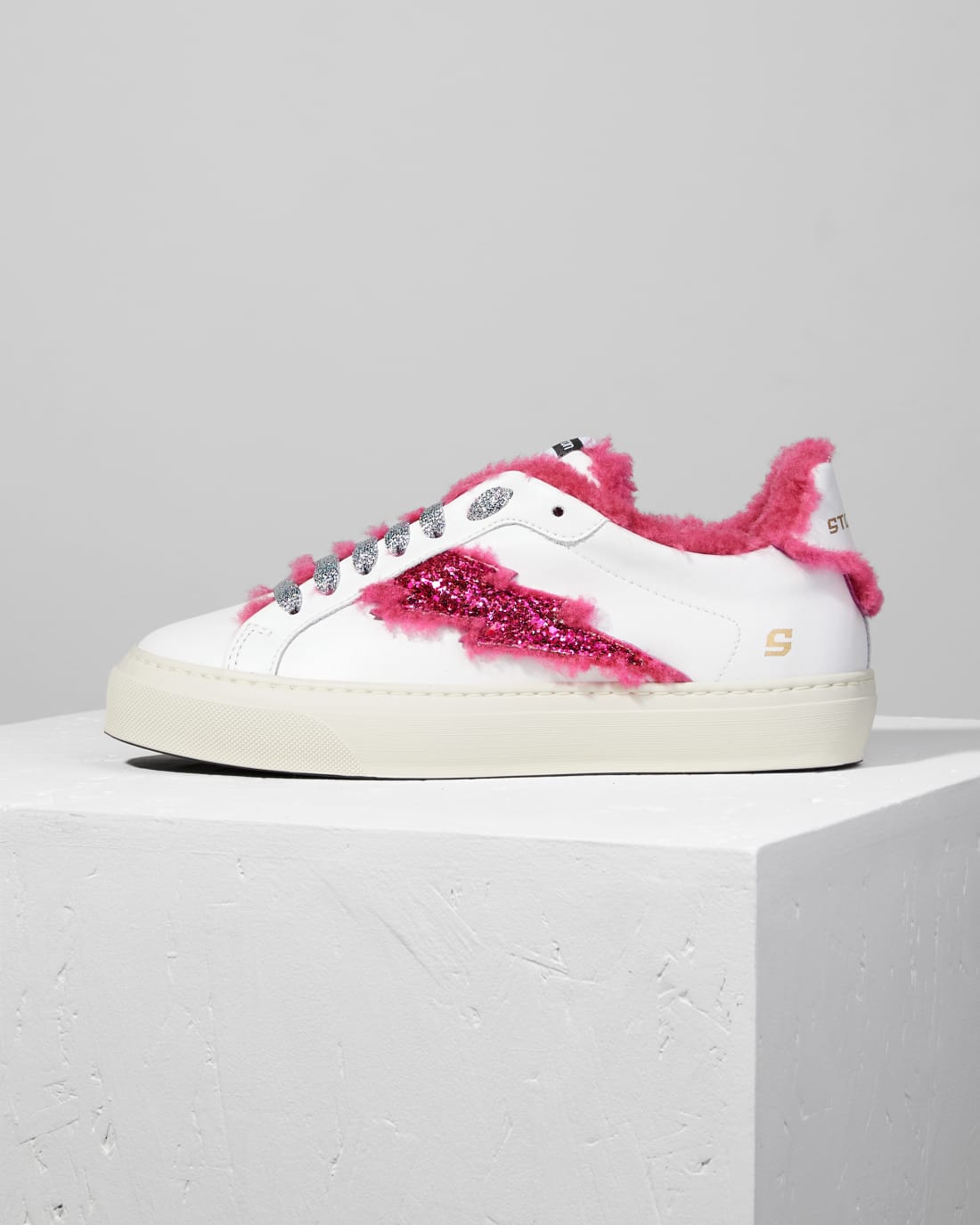 Белые кеды из натуральной кожи с розовым мехом - Image 1 of 5