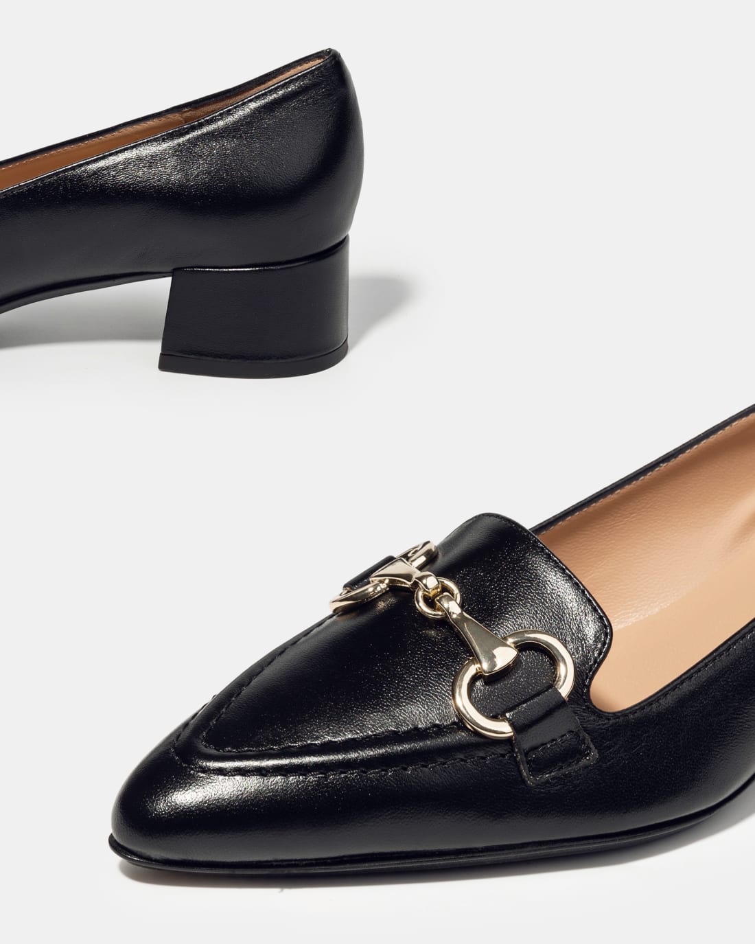 Черные кожаные туфли