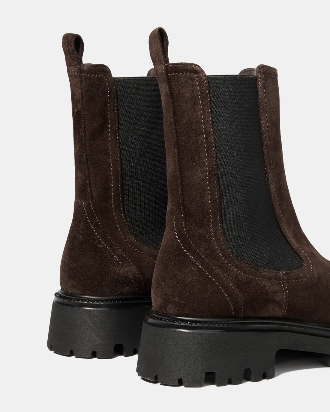 Темно-коричневые замшевые ботинки