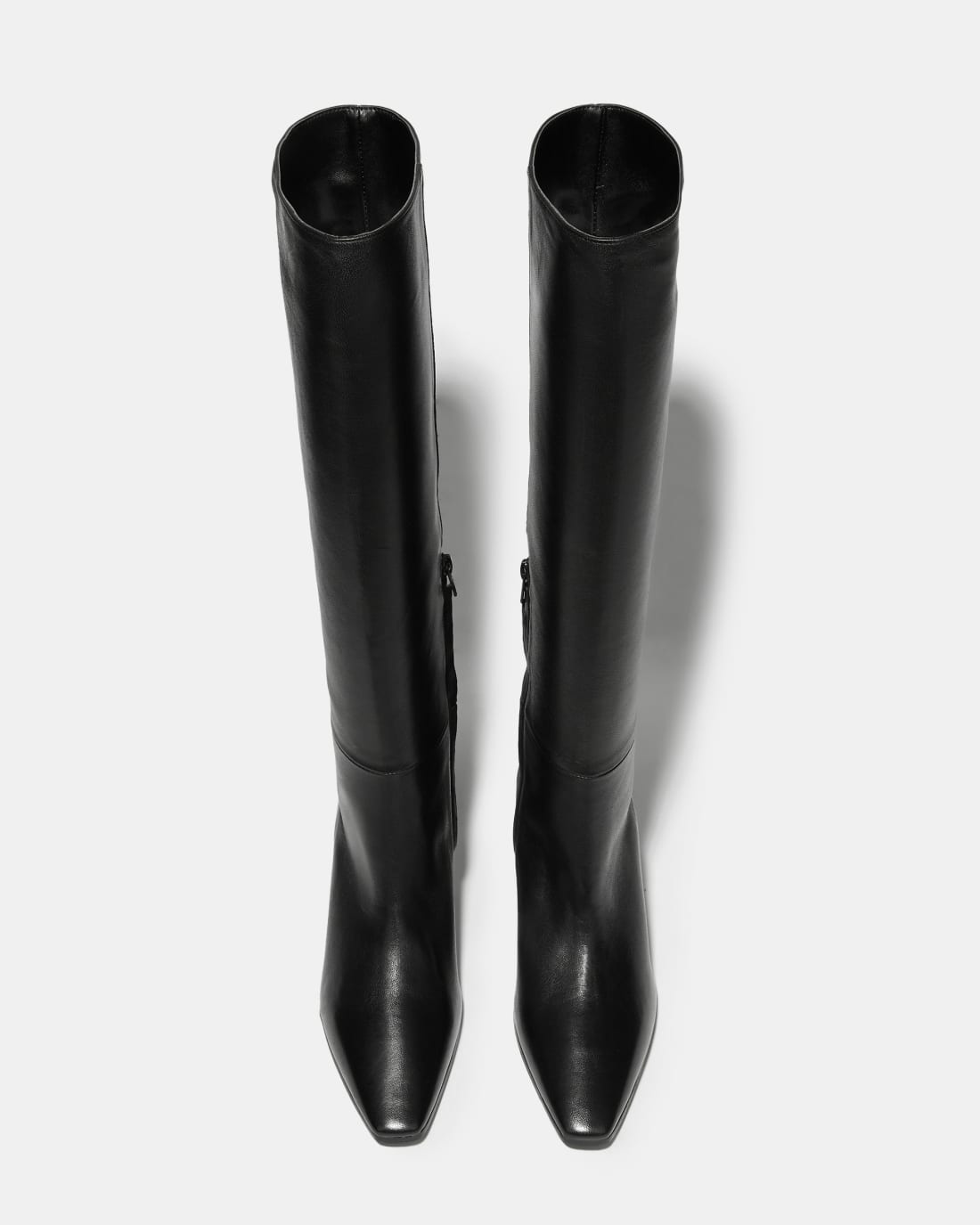 Черные сапоги из натуральной кожи