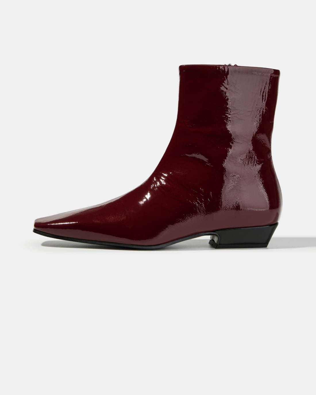 Бордовые ботинки из натуральной лаковой кожи