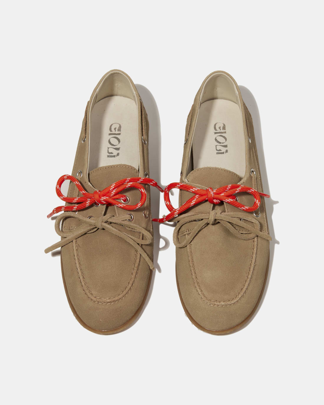 Светло-коричневые замшевые мокасины со шнурками