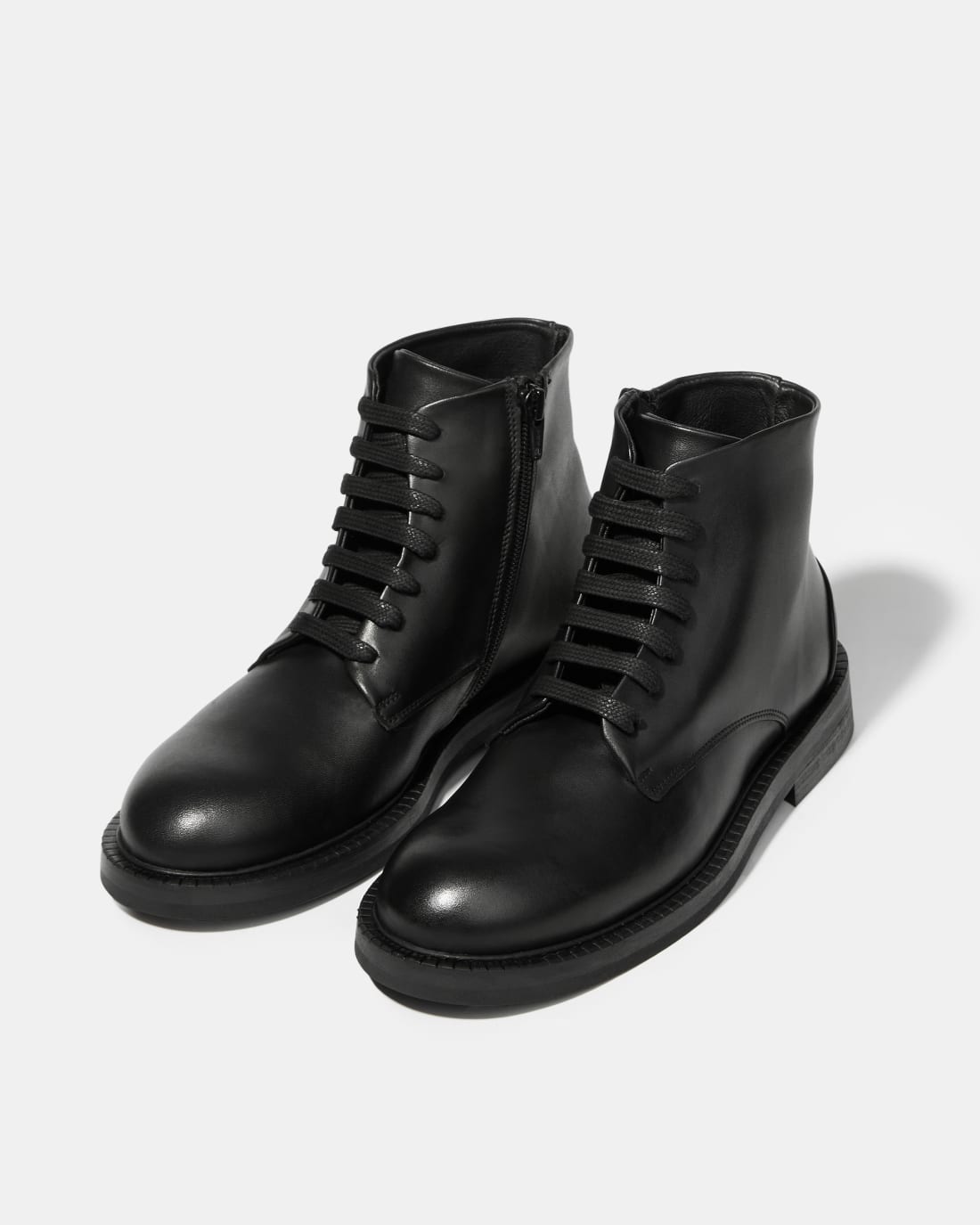 Черные ботинки из натуральной кожи